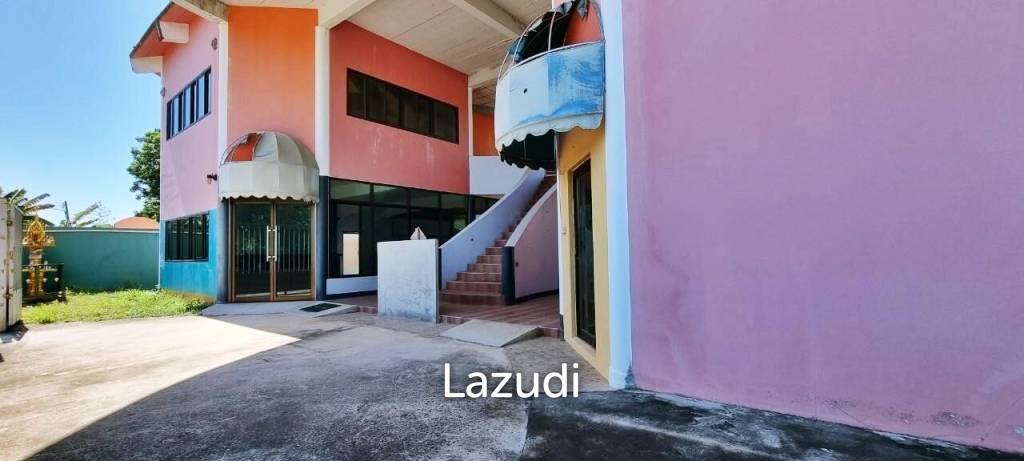 Land and Building for Sale in Huay Yai