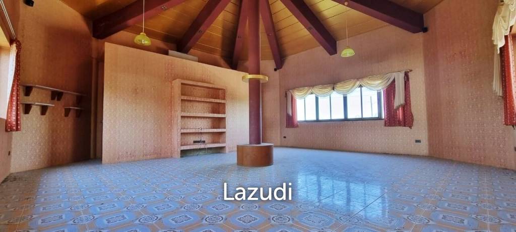 Land and Building for Sale in Huay Yai