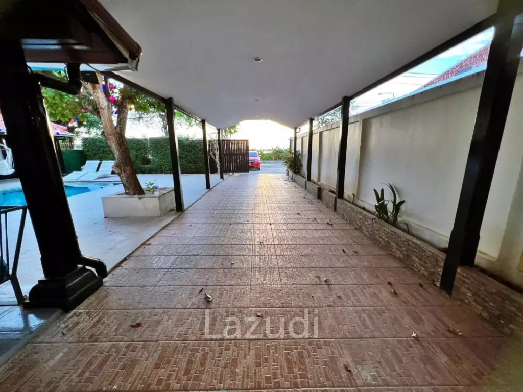 3 Bedrooms 350 SQ.M House in Mabprachan Lake