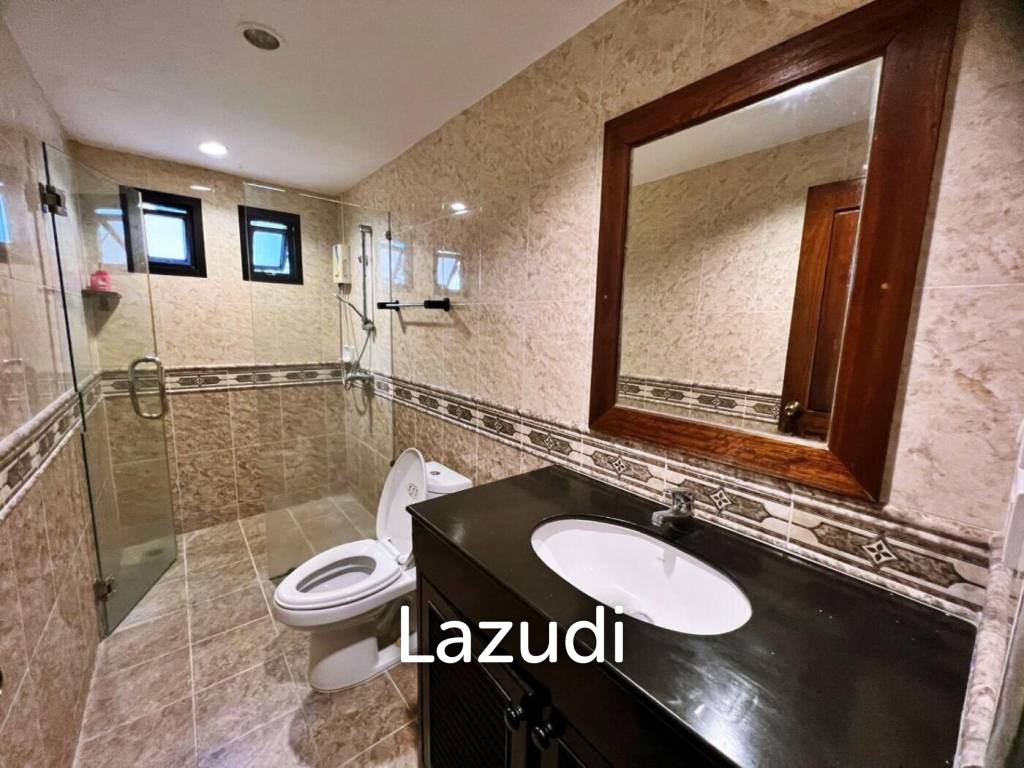 3 Bedrooms 350 SQ.M House in Mabprachan Lake