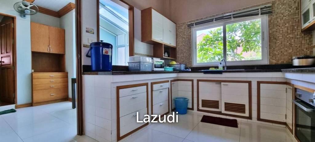 4 Bed Thai Modern Style House in Bangsaray