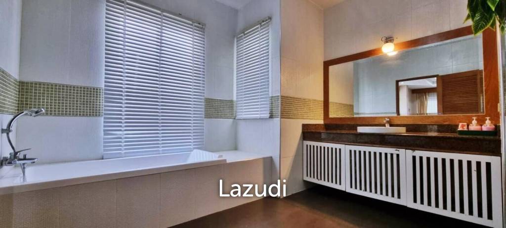 4 Bed Thai Modern Style House in Bangsaray