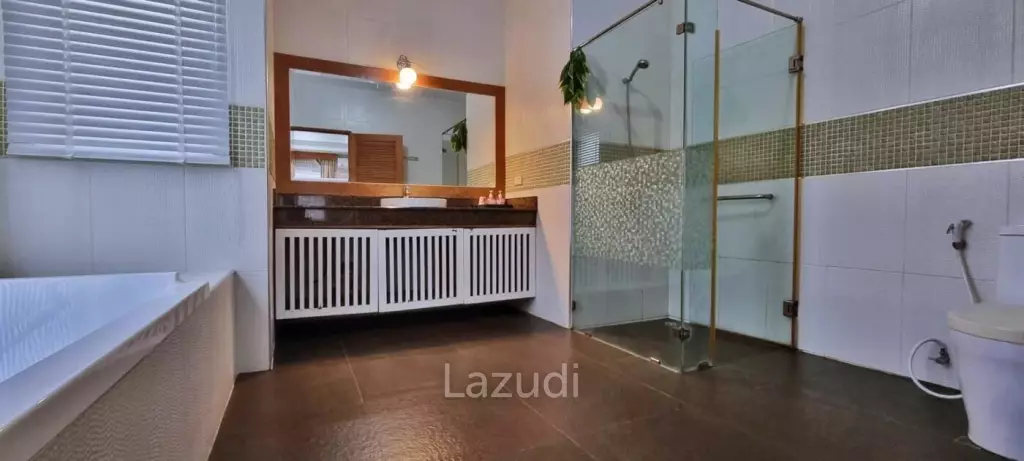4 Bed Thai Modern Style House in Bangsaray