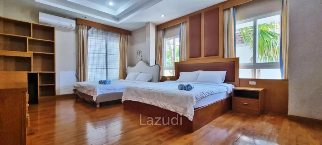 4 Bed Thai Modern Style House in Bangsaray