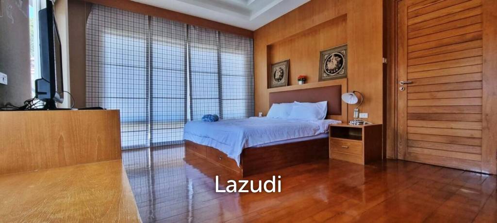 4 Bed Thai Modern Style House in Bangsaray