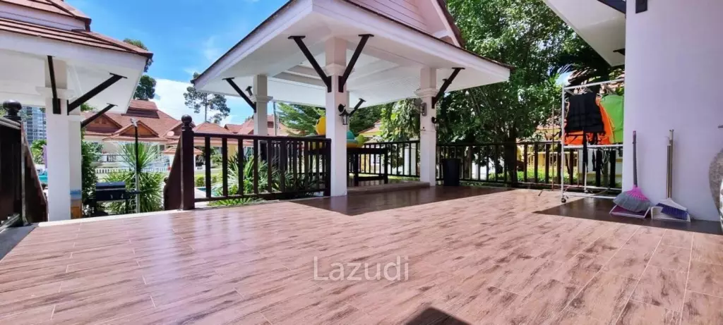 4 Bedrooms 280 SQ.M House in Bang Saray