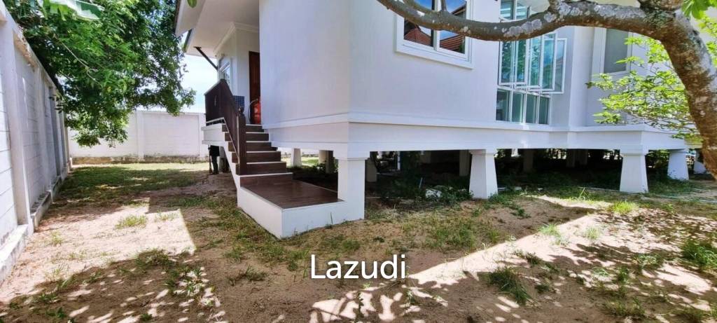 4 Bedrooms 280 SQ.M House in Bang Saray