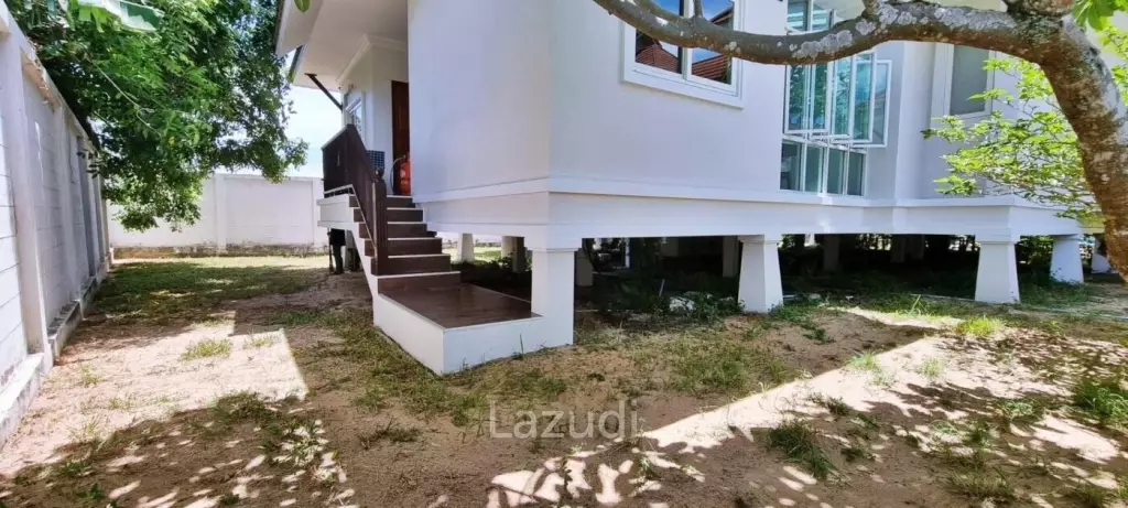 4 Bedrooms 280 SQ.M House in Bang Saray
