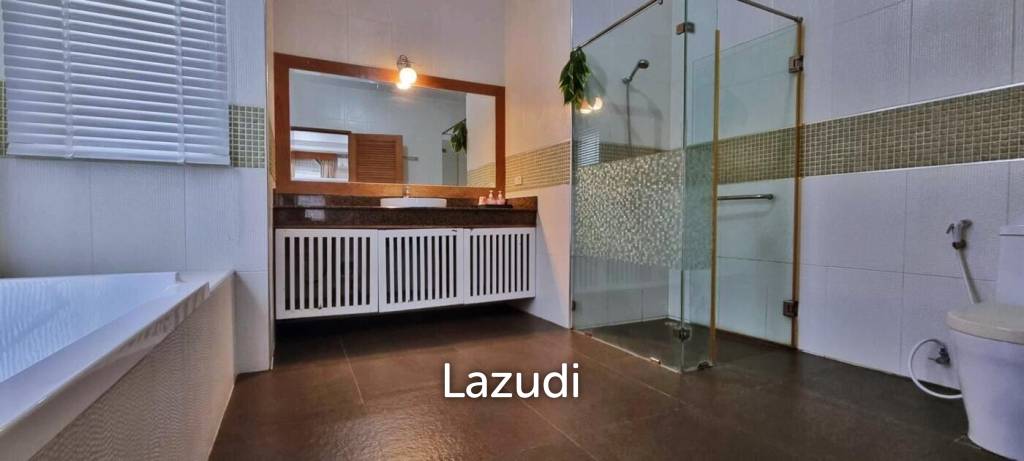 4 Bedrooms 280 SQ.M House in Bang Saray