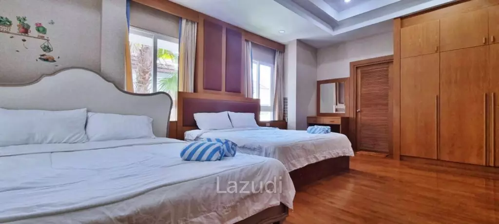 4 Bedrooms 280 SQ.M House in Bang Saray