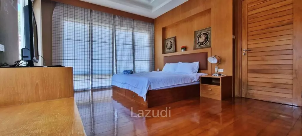 4 Bedrooms 280 SQ.M House in Bang Saray