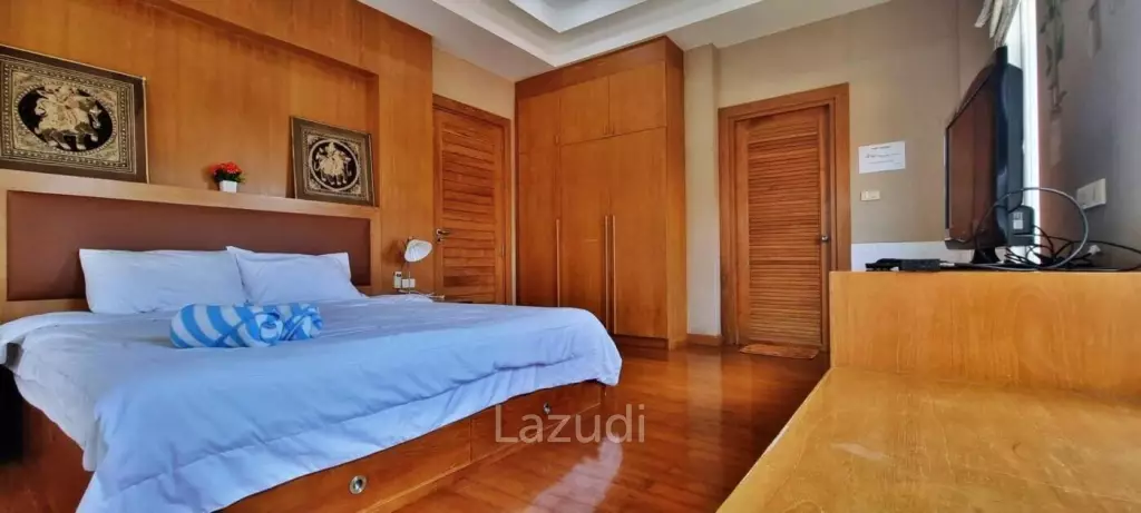 4 Bedrooms 280 SQ.M House in Bang Saray
