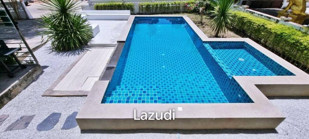 4 Bedrooms 280 SQ.M House in Bang Saray
