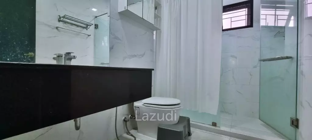 3 Beds 200 SQ.M House in Siam Country Club