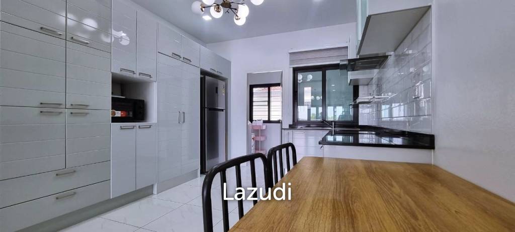 3 Beds 200 SQ.M House in Siam Country Club