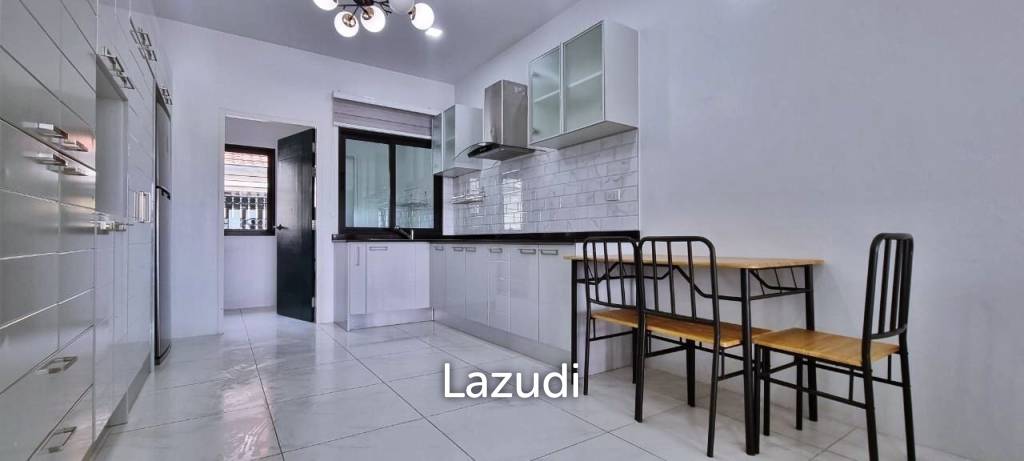 3 Beds 200 SQ.M House in Siam Country Club