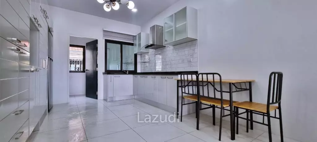3 Beds 200 SQ.M House in Siam Country Club