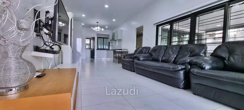 3 Beds 200 SQ.M House in Siam Country Club