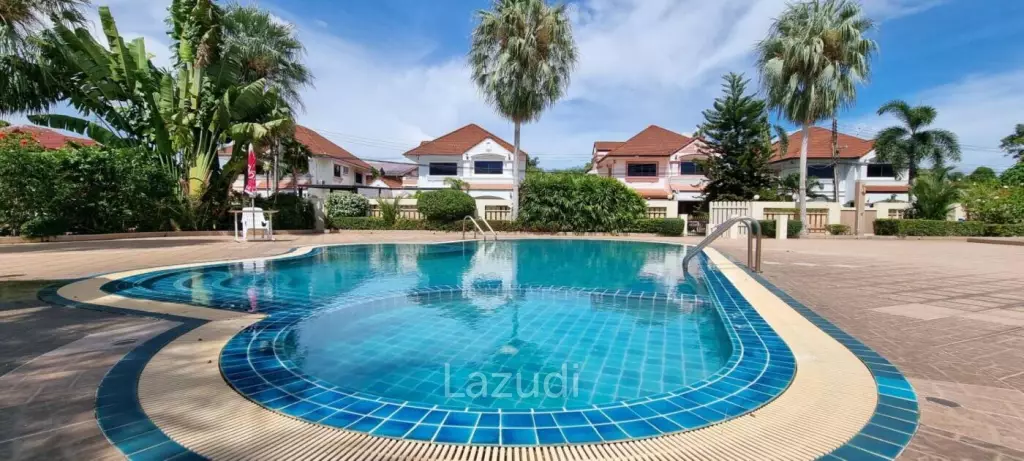 3 Beds 200 SQ.M House in Siam Country Club