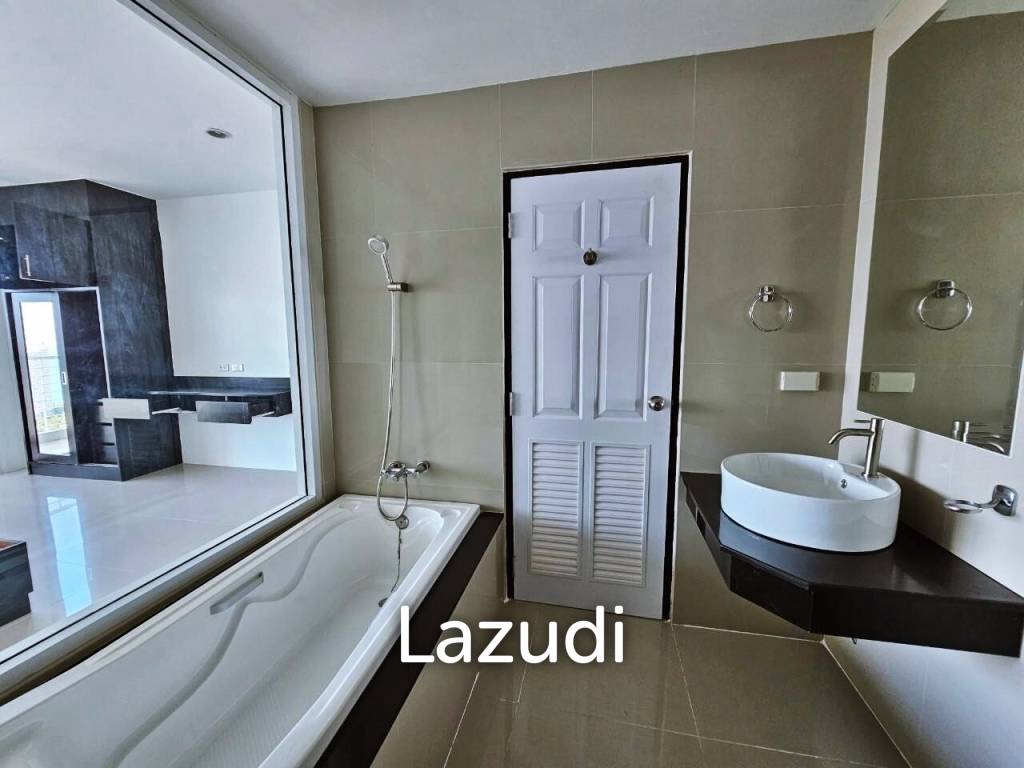 1 Bed  2 Bath 72SQ.M AD Hyatt Condominium