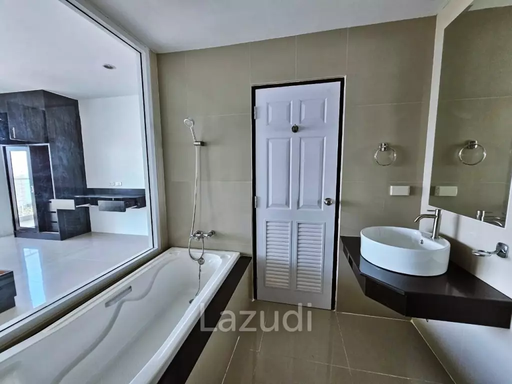 1 Bed  2 Bath 72SQ.M AD Hyatt Condominium