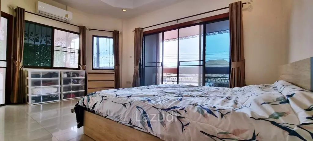 4 Bedrooms 330 SQ.M House in East Pattaya