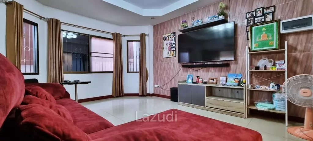 4 Bedrooms 330 SQ.M House in East Pattaya