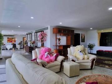 2 Bed 2 Bath 191 SQ.M Somphong Condotel