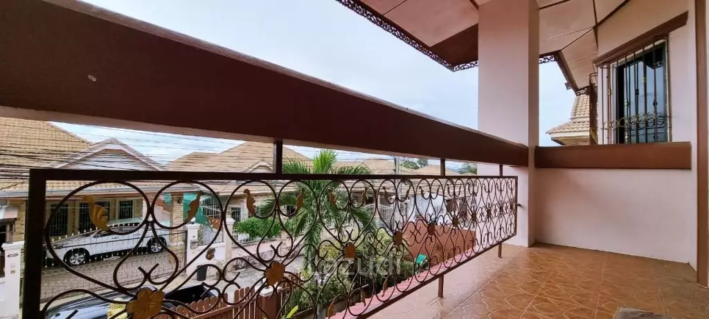 4 Bedrooms 330 SQ.M House in East Pattaya
