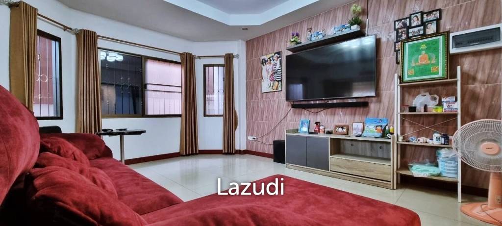 4 Bedrooms 330 SQ.M House in East Pattaya