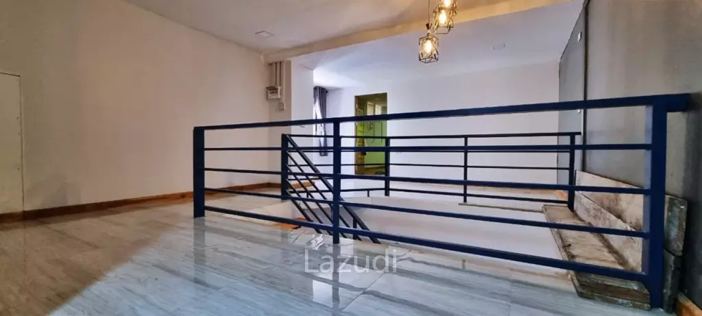1 Bed 2 Bath 145 SQ.M Jomtien Plaza Condotel