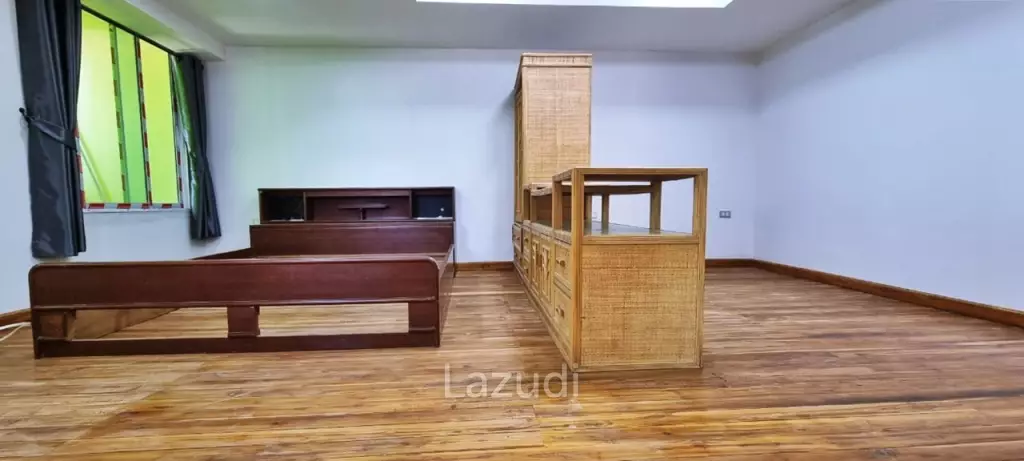 1 Bed 2 Bath 145 SQ.M Jomtien Plaza Condotel