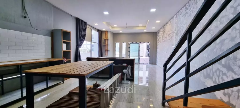 1 Bed 2 Bath 145 SQ.M Jomtien Plaza Condotel