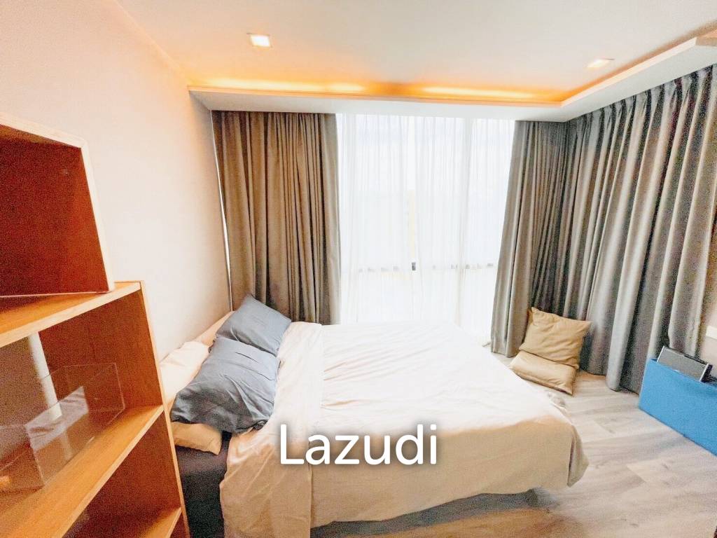 1 Bed 1 Bath 35 SQ.M SOCIO Ruamrudee