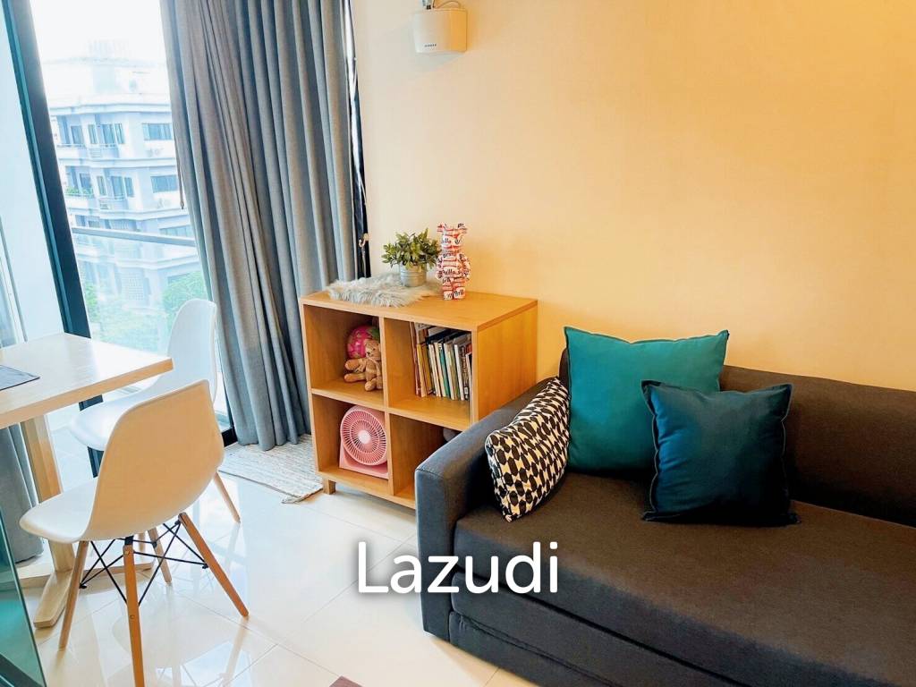 1 Bed 1 Bath 35 SQ.M SOCIO Ruamrudee
