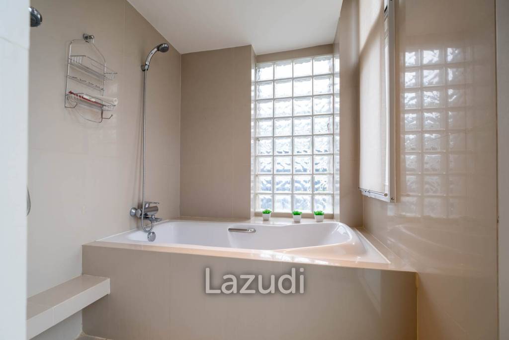 6th Floor One Bedroom Condo in Twin Peaks