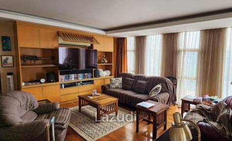 7th Floor 2 Bedroom Corner Unit in Twin Peaks