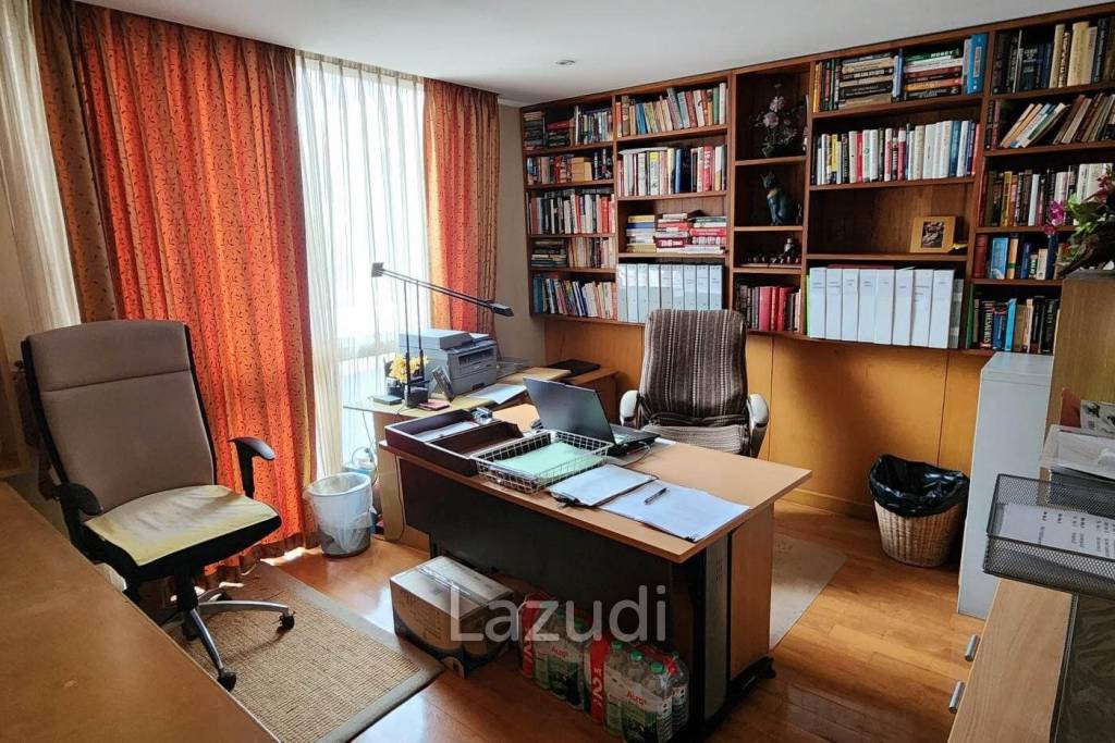 7th Floor 2 Bedroom Corner Unit in Twin Peaks
