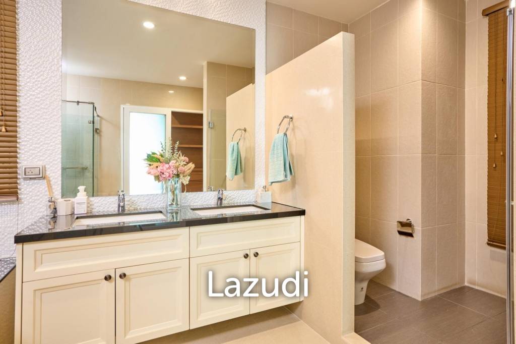 4 Bedroom in Laddarom Elegance in City