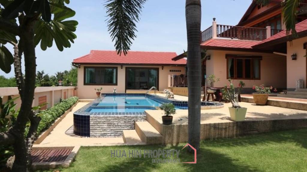 Luxurious 5 Bedroom Pool Villa In Prime Hillside Location