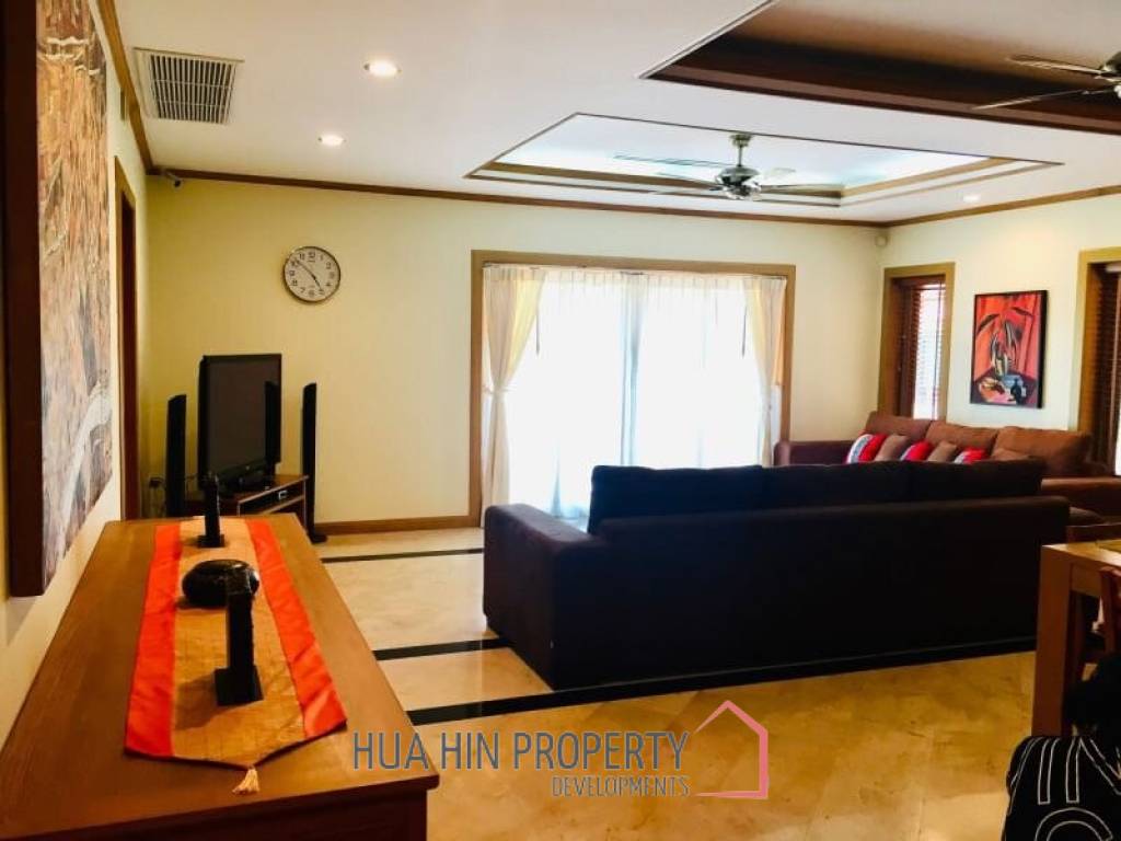 Luxurious 5 Bedroom Pool Villa in Prime Hillside Location
