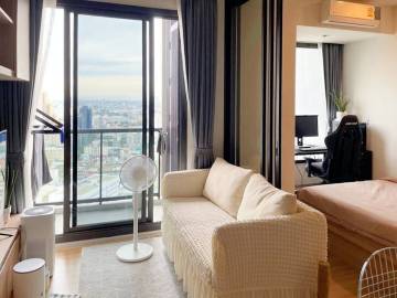 1 Bedroom 1 Bathroom 32 SQ.M M Jatujak