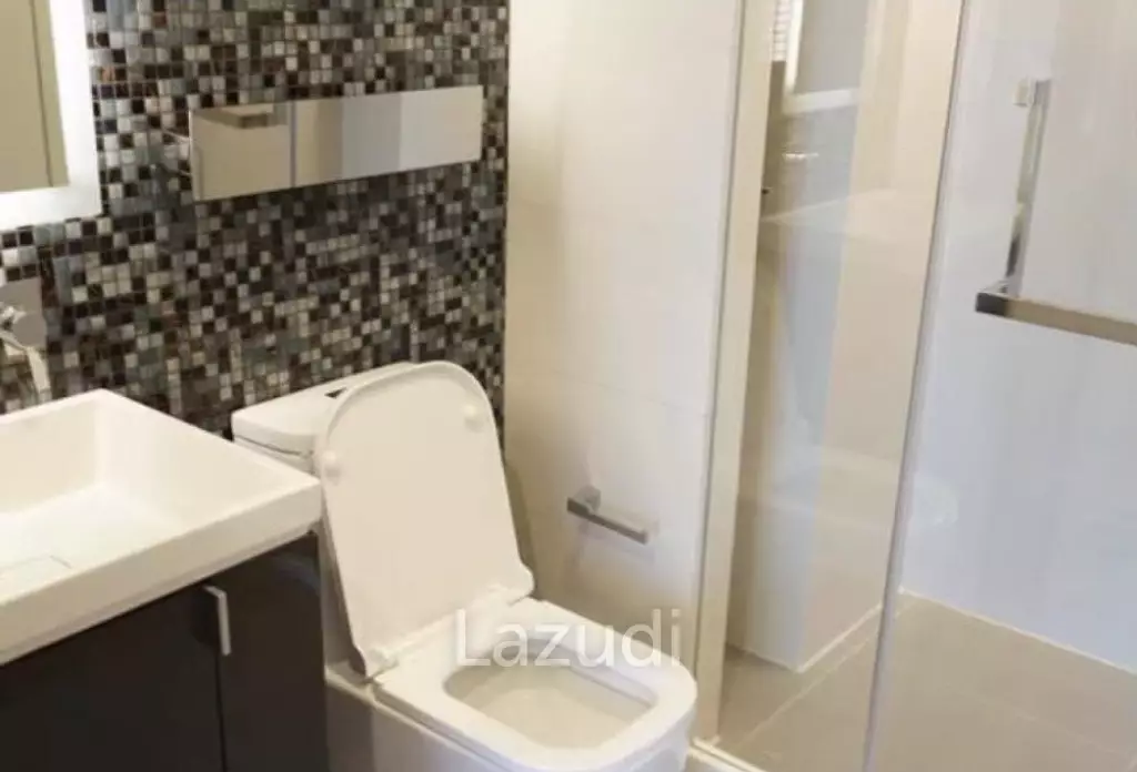 1 Bed 1 Bath 35 SQ.M The Room Sathorn - St.Louis