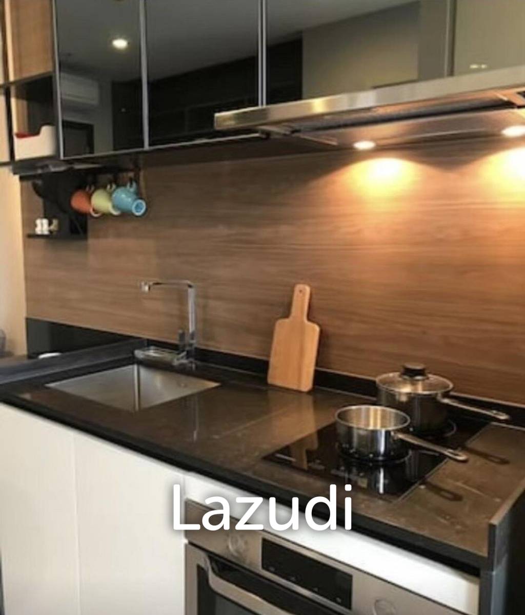 1 Bed 1 Bath 35 SQ.M The Room Sathorn - St.Louis