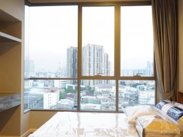 1 Bed 1 Bath 35 SQ.M The Room Sathorn - St.Louis