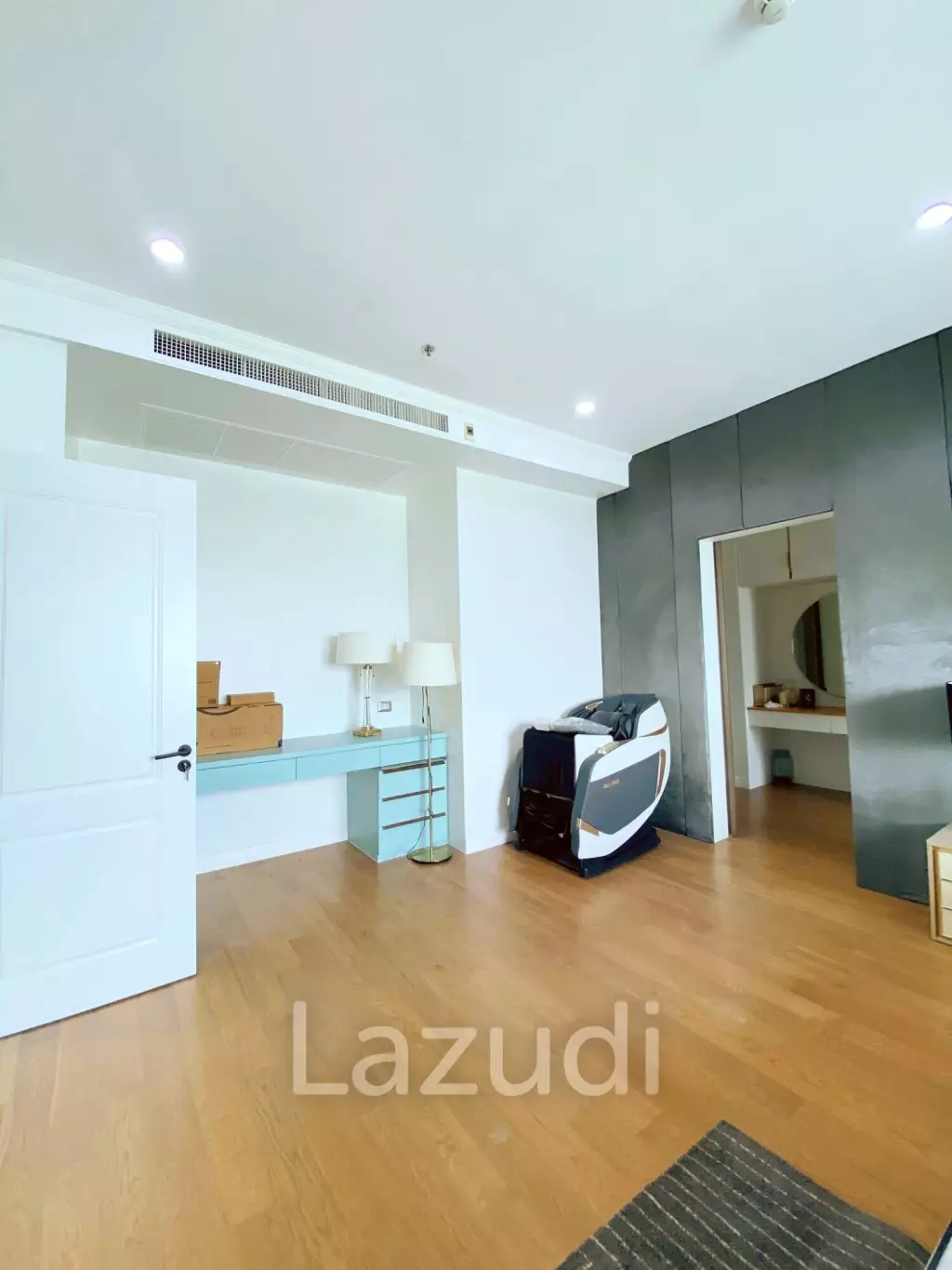 3 Bed 355 SQ.M Supalai Oriental Sukhumvit 39