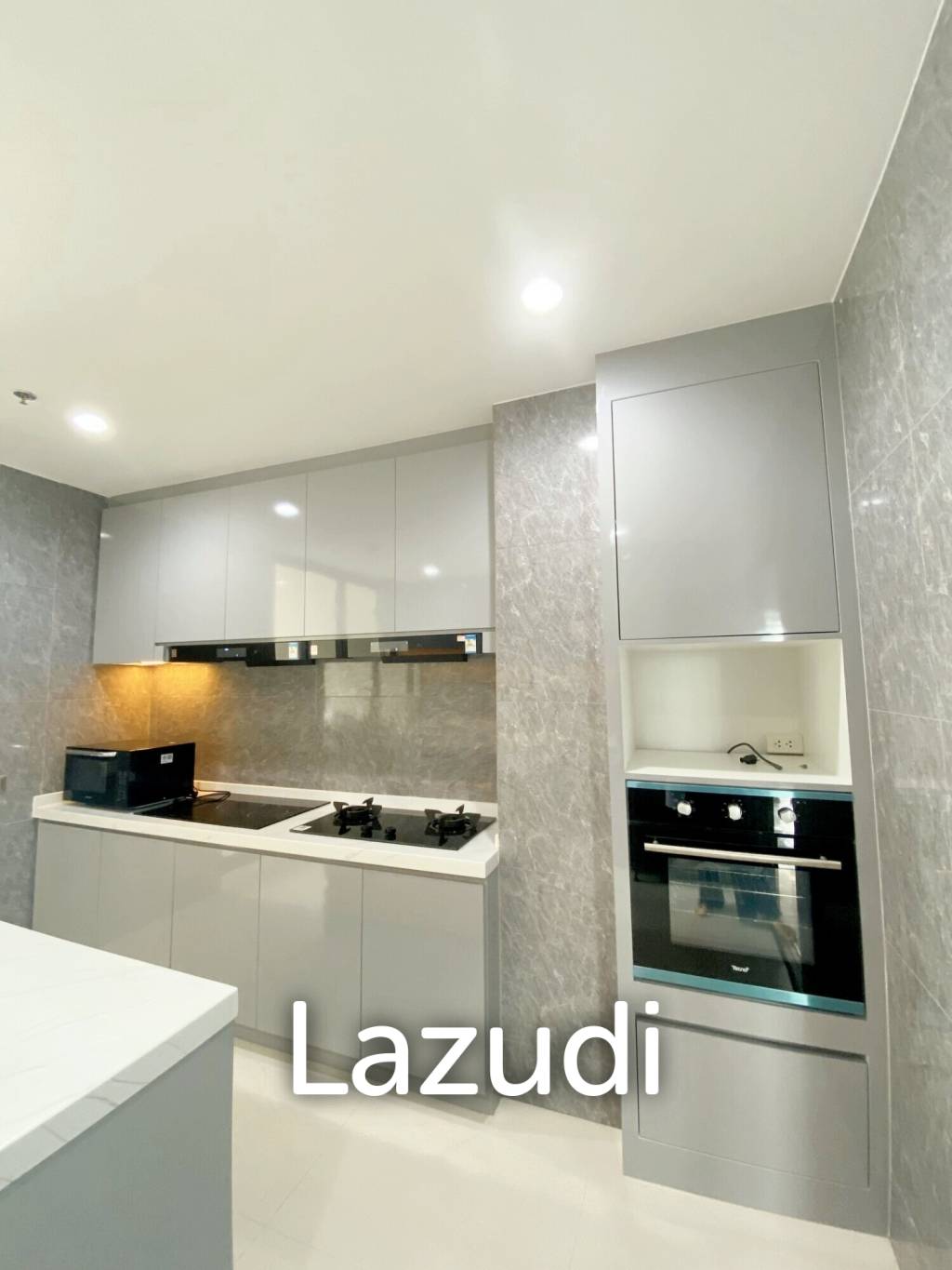 3 Bed 355 SQ.M Supalai Oriental Sukhumvit 39
