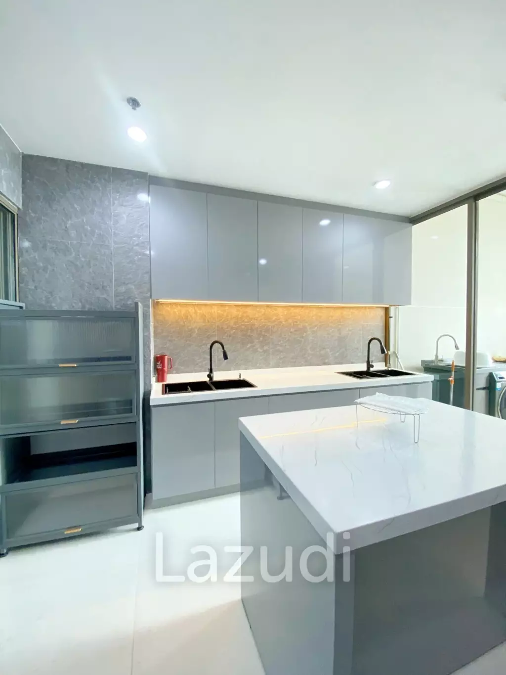 3 Bed 355 SQ.M Supalai Oriental Sukhumvit 39