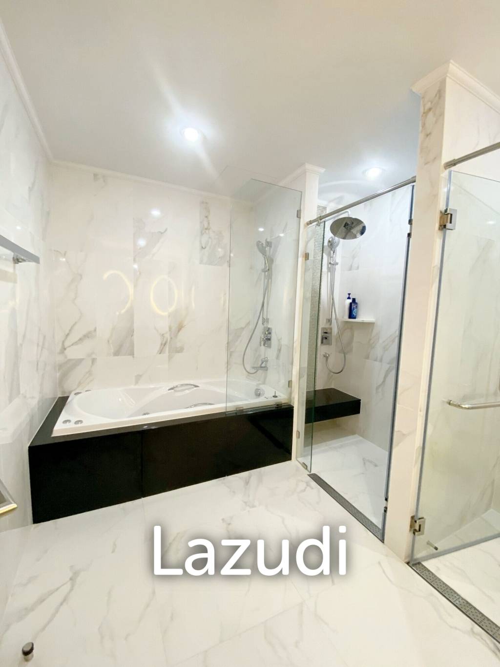 3 Bed 355 SQ.M Supalai Oriental Sukhumvit 39