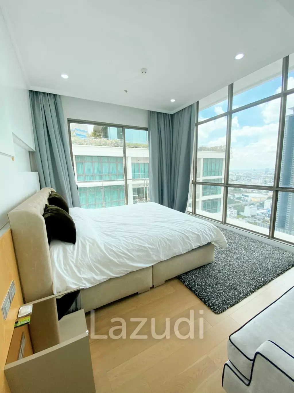 3 Bed 355 SQ.M Supalai Oriental Sukhumvit 39